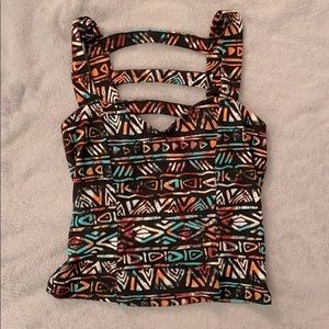 Tilly’s Multi color crop top S